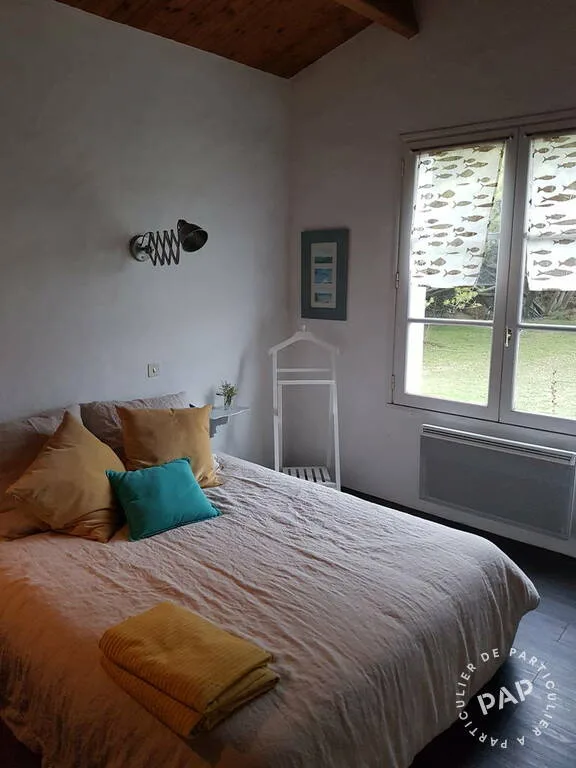 Chambre avec lit 140